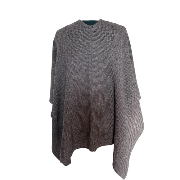 Max Studio taupe heather wool yak woman’s poncho/cape. One Size. - Picture 3 of 5